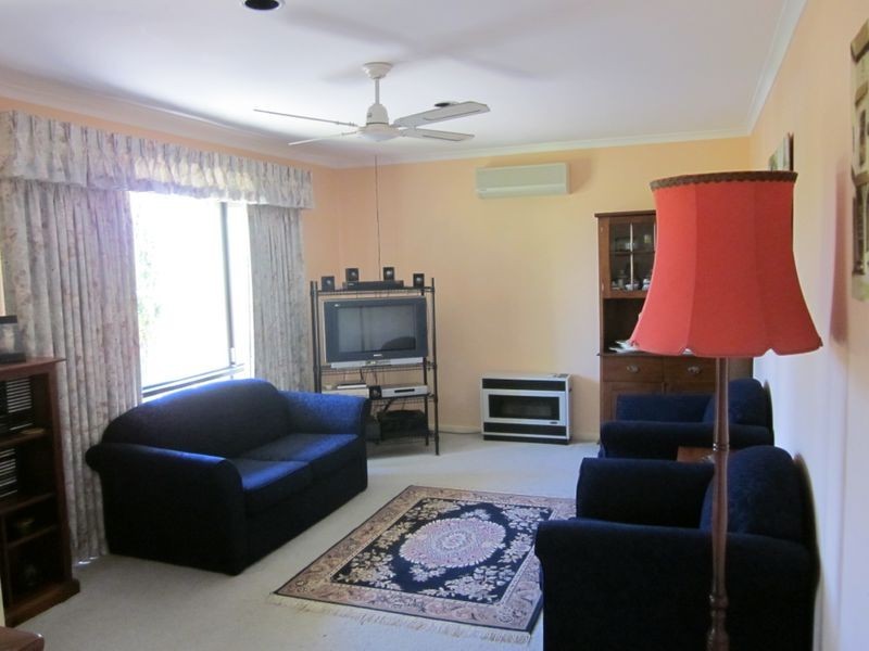 32 Wyndham Street, Stratford VIC 3862