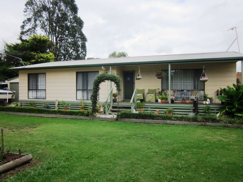 11 Davis Street, Stratford VIC 3862