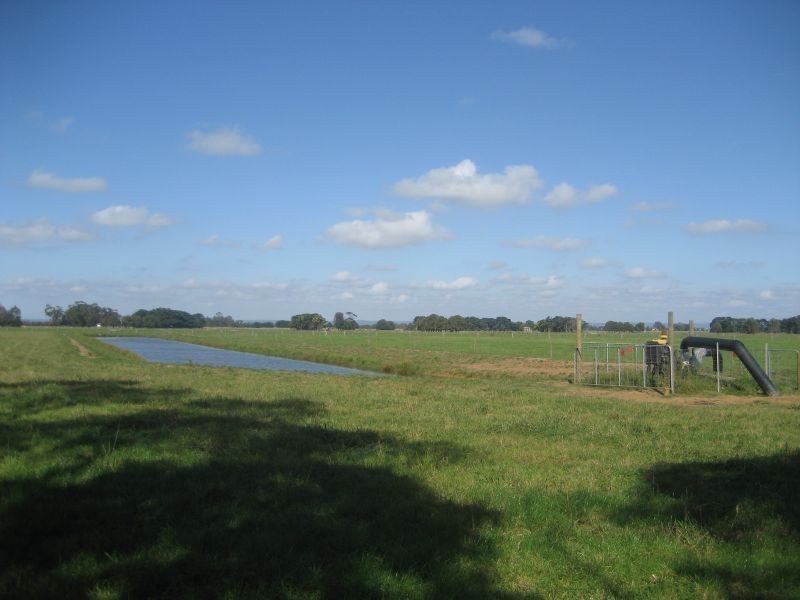 Cnr Tackens Rd & Sale Heyfield Road, Fulham VIC 3851