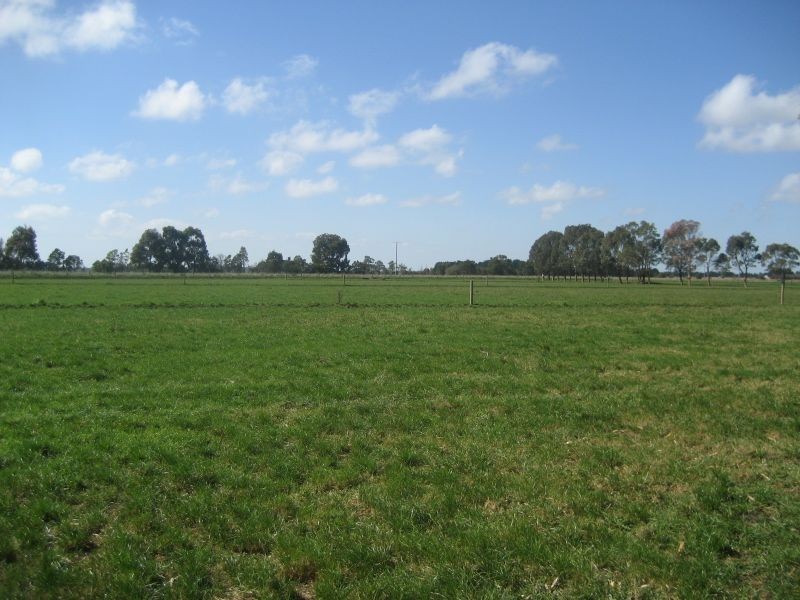 Cnr Tackens Rd & Sale Heyfield Road, Fulham VIC 3851