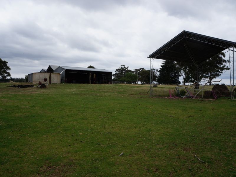 729 Longford – Loch Sport Road, Dutson VIC 3851