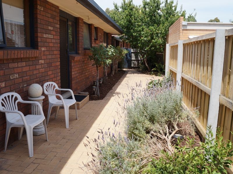 2/10 Ross Street, Sale VIC 3850