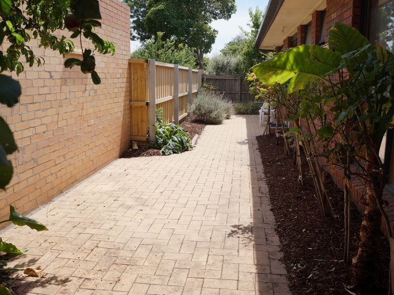 2/10 Ross Street, Sale VIC 3850