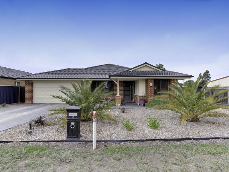 16 LLoyd Street, Stratford VIC 3862