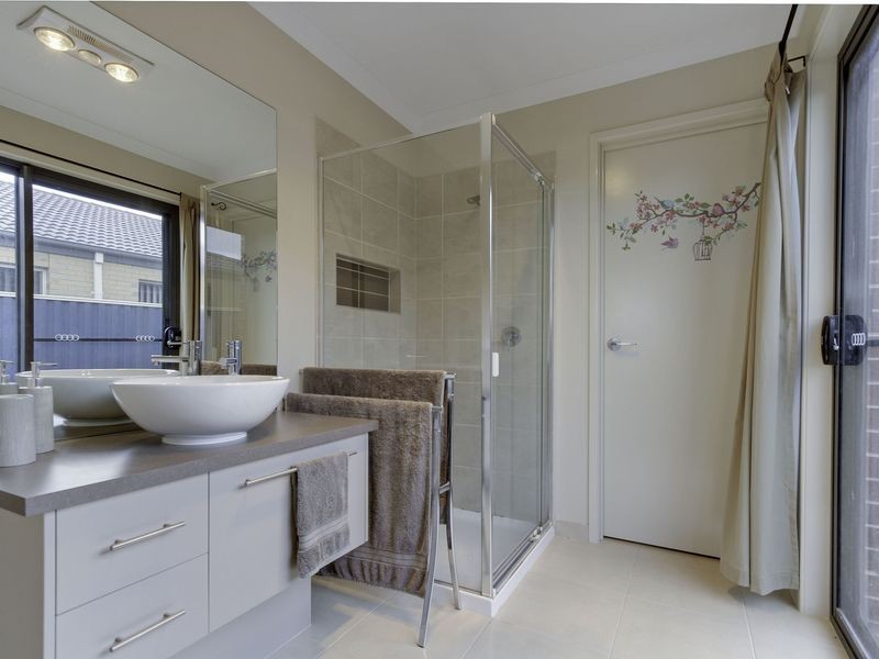 16 LLoyd Street, Stratford VIC 3862