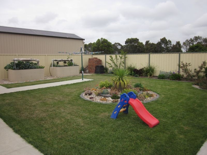 6 Neilson Court, Stratford VIC 3862