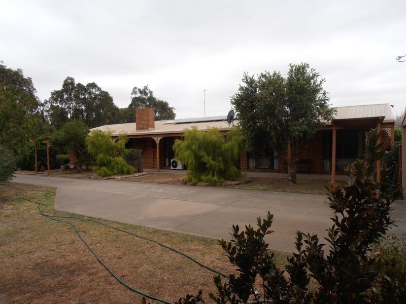 32 Redbank Road, Stratford VIC 3862