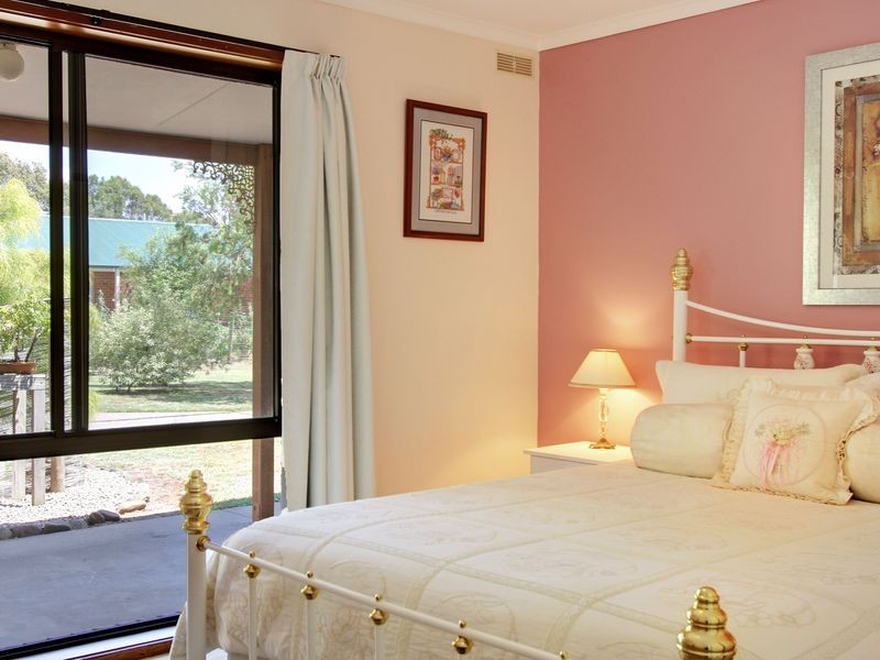 32 Redbank Road, Stratford VIC 3862