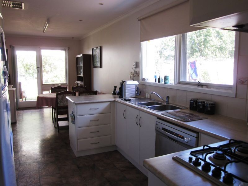 8 Lynette Court, Sale VIC 3850