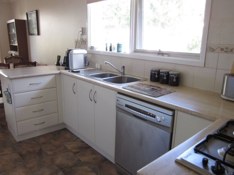 8 Lynette Court, Sale VIC 3850