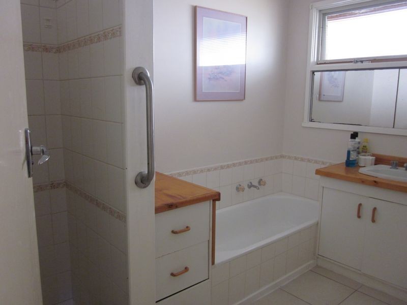 8 Lynette Court, Sale VIC 3850