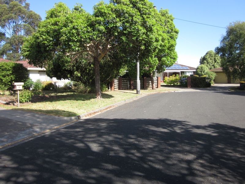 8 Lynette Court, Sale VIC 3850