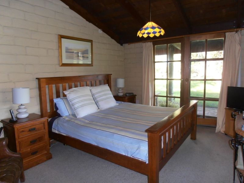 24 Boyces Road, Seaspray VIC 3851