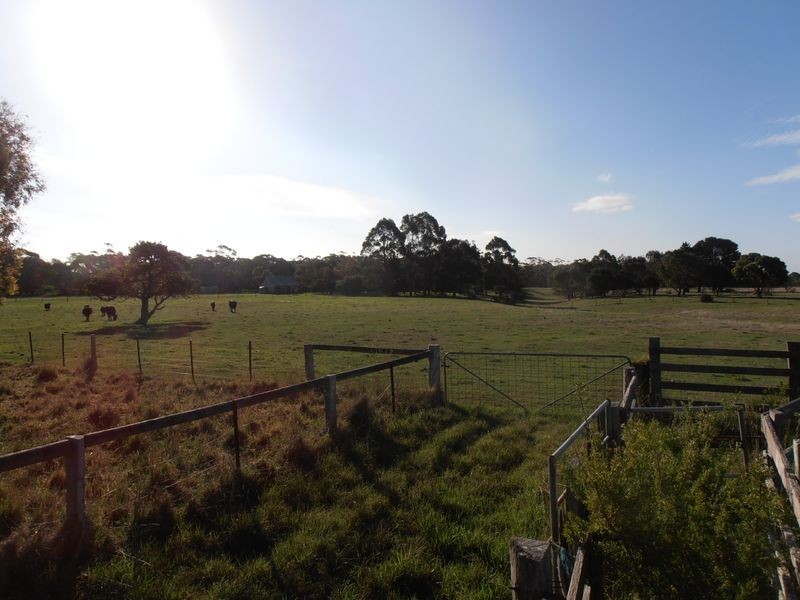 24 Boyces Road, Seaspray VIC 3851