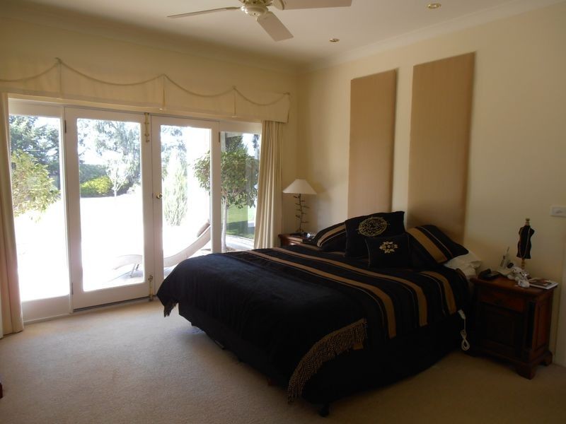 16 Rhodes Drive, Sale VIC 3850