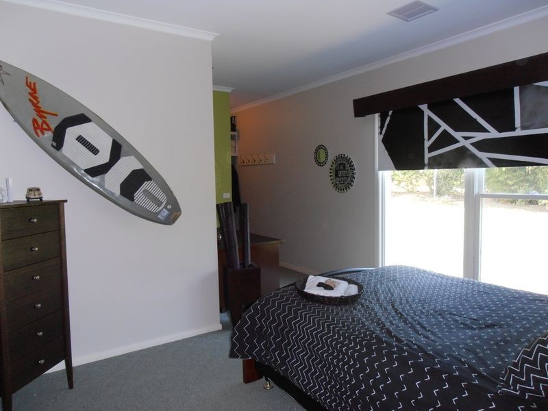 16 Rhodes Drive, Sale VIC 3850