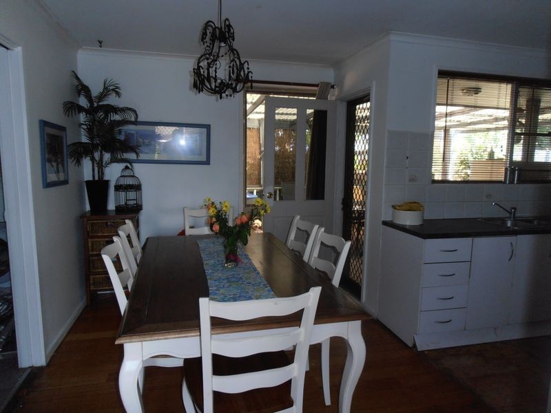43 Gibsons Rd, Sale VIC 3850