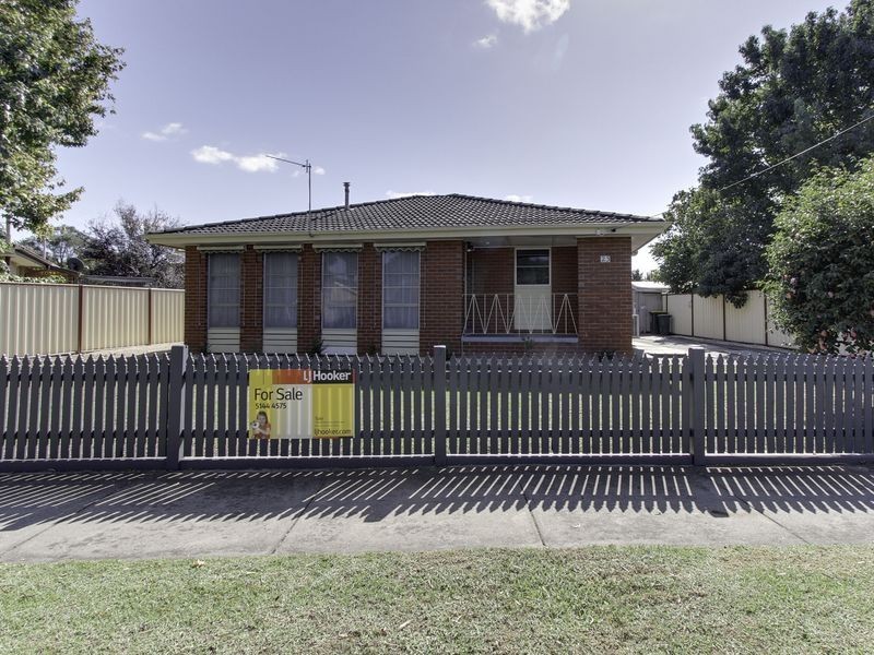 23 Treloar Street, Sale VIC 3850