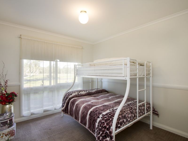 21 Thomson Street, Stratford VIC 3862