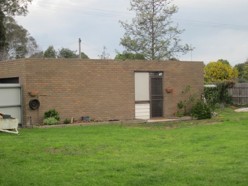 21 Thomson Street, Stratford VIC 3862