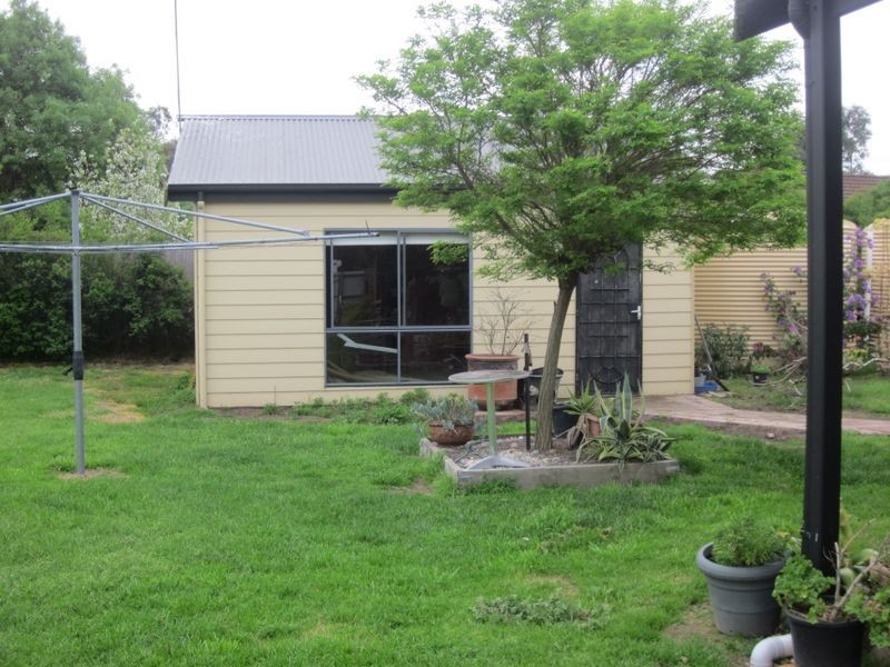 21 Thomson Street, Stratford VIC 3862