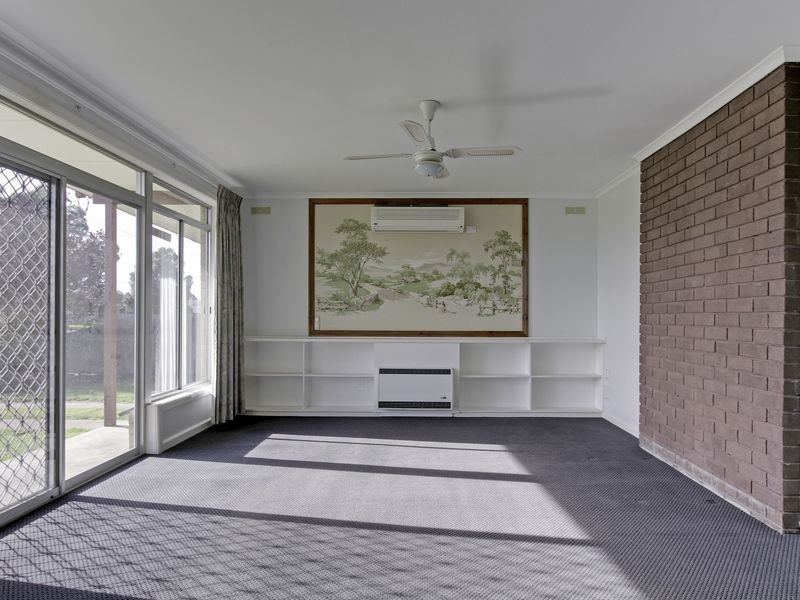 8 Vaughan Street, Stratford VIC 3862