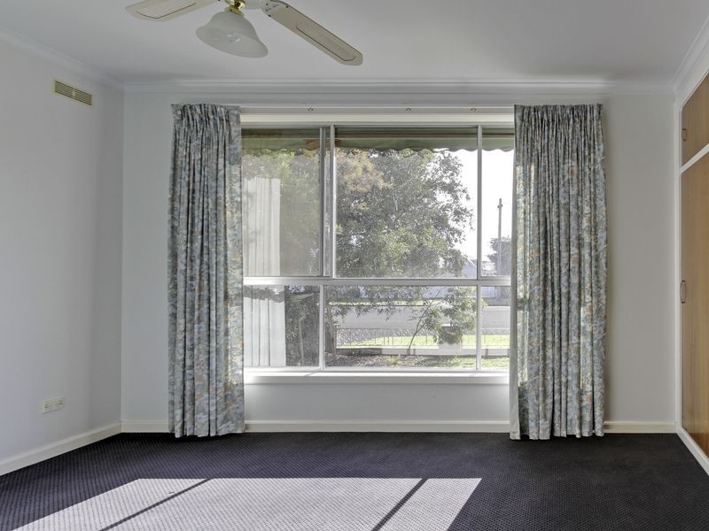 8 Vaughan Street, Stratford VIC 3862