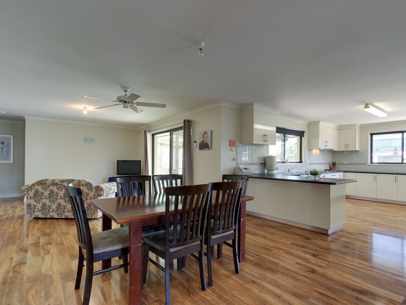 10 Vaughan Street, Stratford VIC 3862