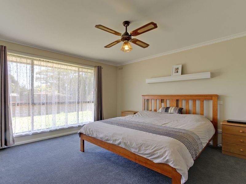 10 Vaughan Street, Stratford VIC 3862