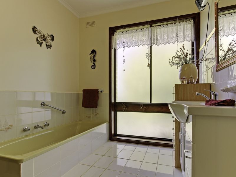 37 Sandhill Road, Stratford VIC 3862