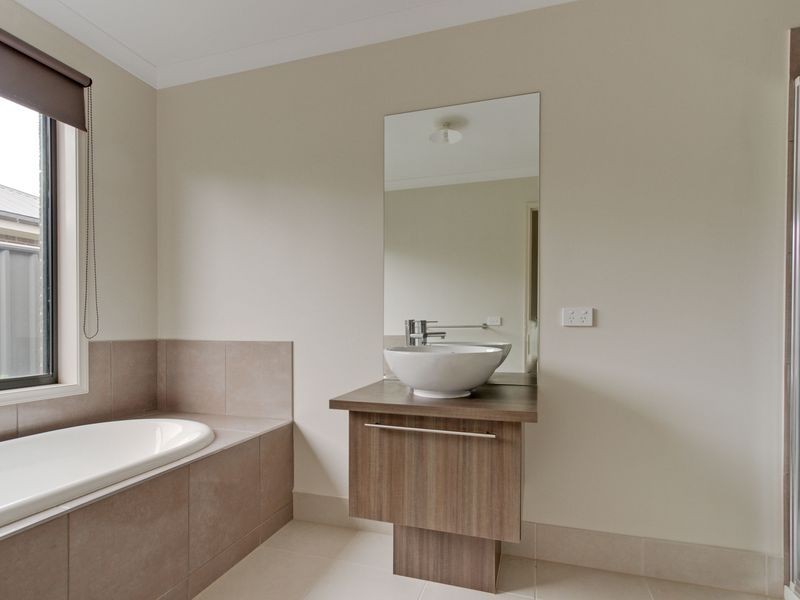 18 Killeen Street, Stratford VIC 3862