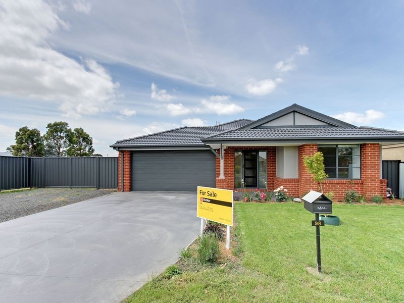 98 Landy Street, Maffra VIC 3860
