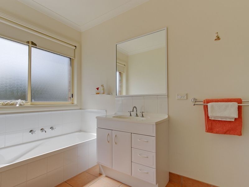 40 Mark Ave, Sale VIC 3850