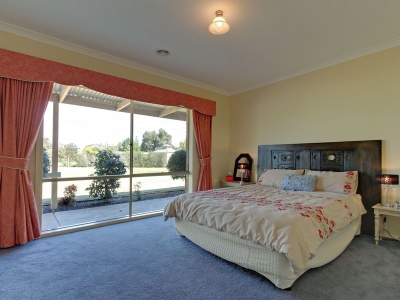 20 Rhodes Drive, Sale VIC 3850