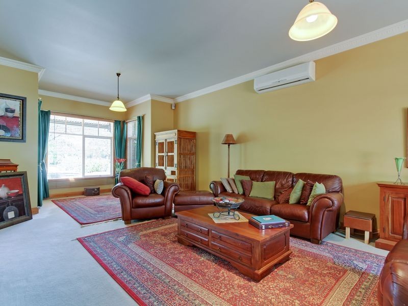 26 Thomson Street, Stratford VIC 3862