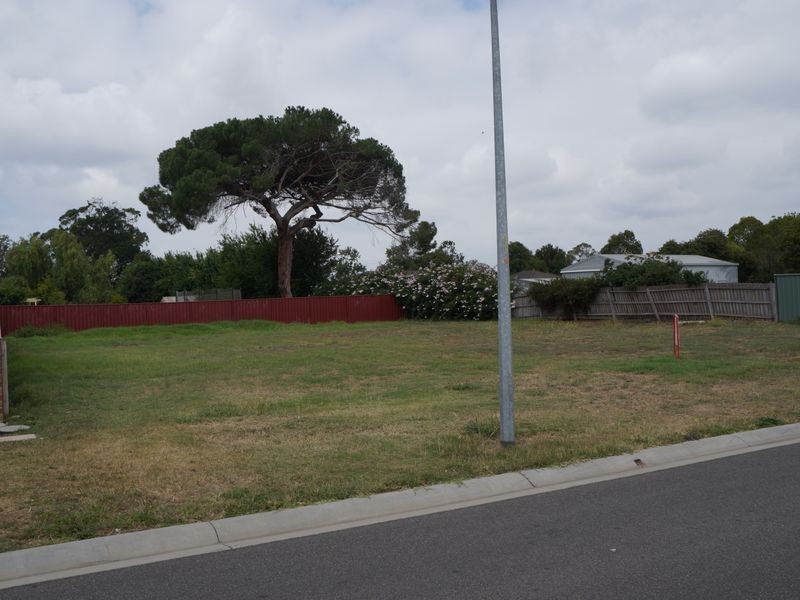 2 Krista Court, Sale VIC 3850