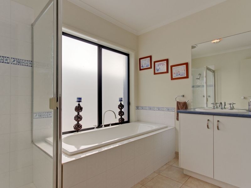 4 Blanks Court, Wurruk VIC 3850