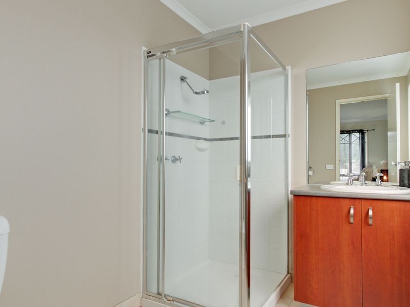 4 Blanks Court, Wurruk VIC 3850