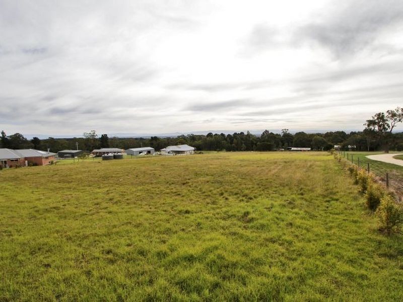 16 William Court, Longford VIC 3851