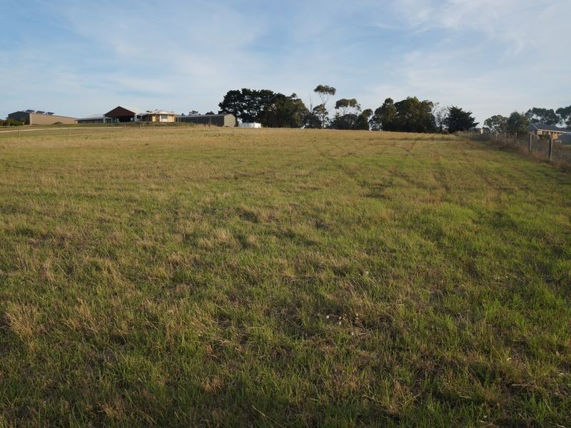 16 William Court, Longford VIC 3851