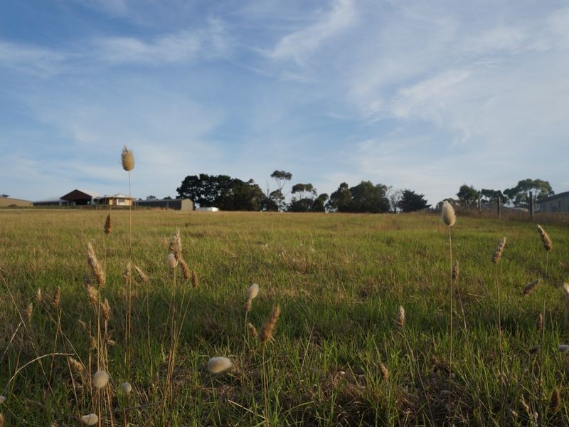 16 William Court, Longford VIC 3851