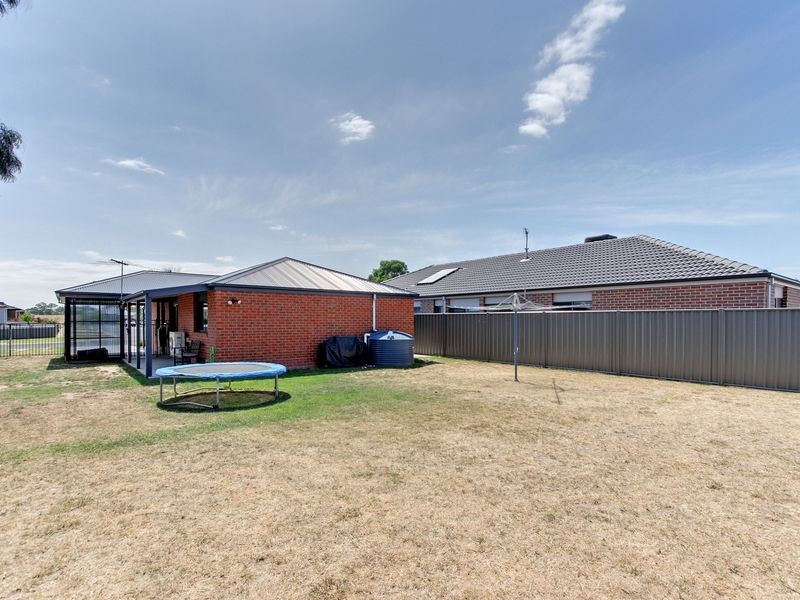 6 Speechley Court, Sale VIC 3850