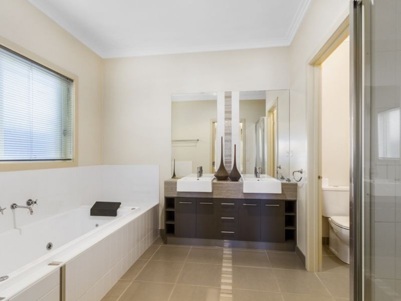 35 Dryden Place, Sale VIC 3850