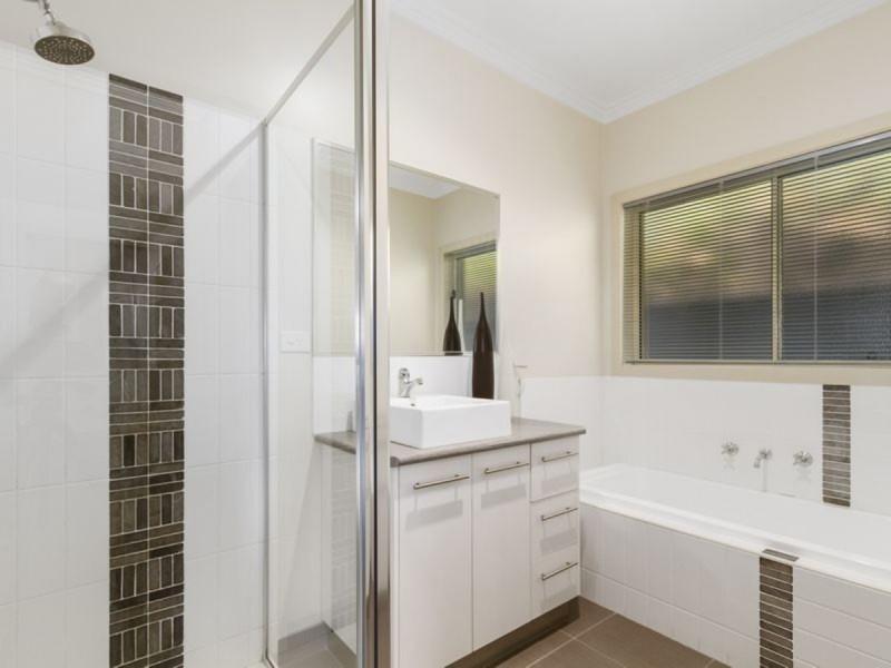 35 Dryden Place, Sale VIC 3850