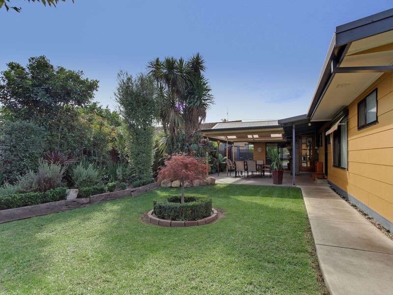 6 Vaughan Street, Stratford VIC 3862