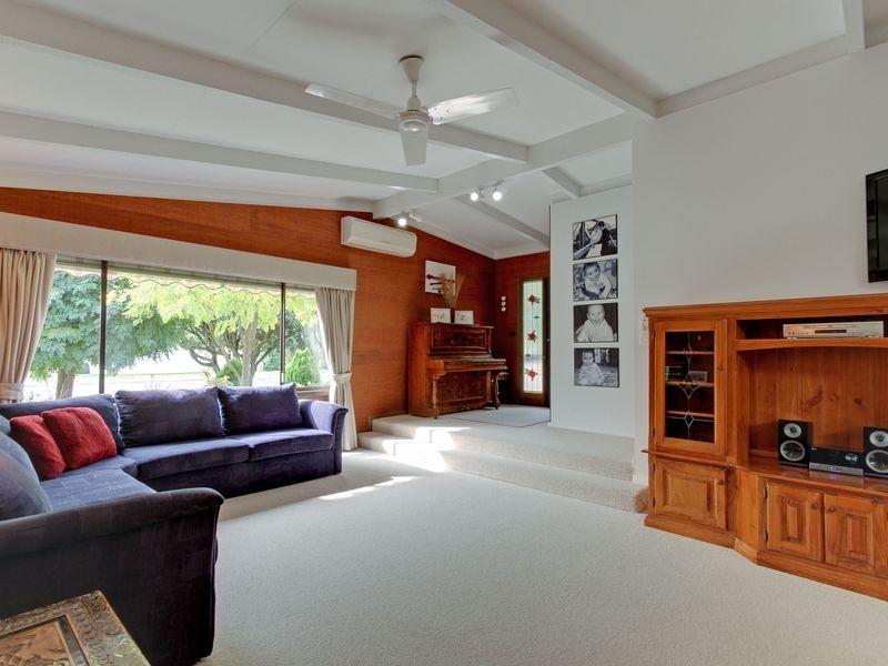 6 Vaughan Street, Stratford VIC 3862