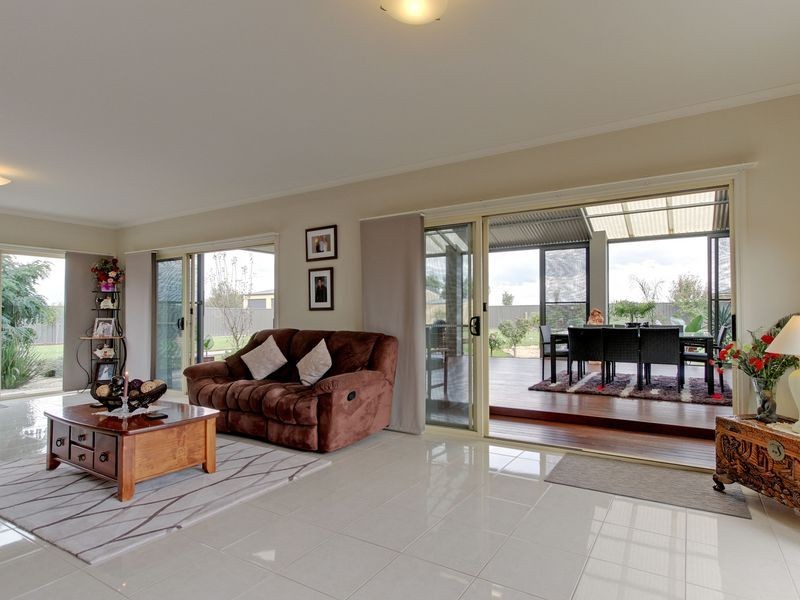 22 Counahan Drive, Wurruk VIC 3850