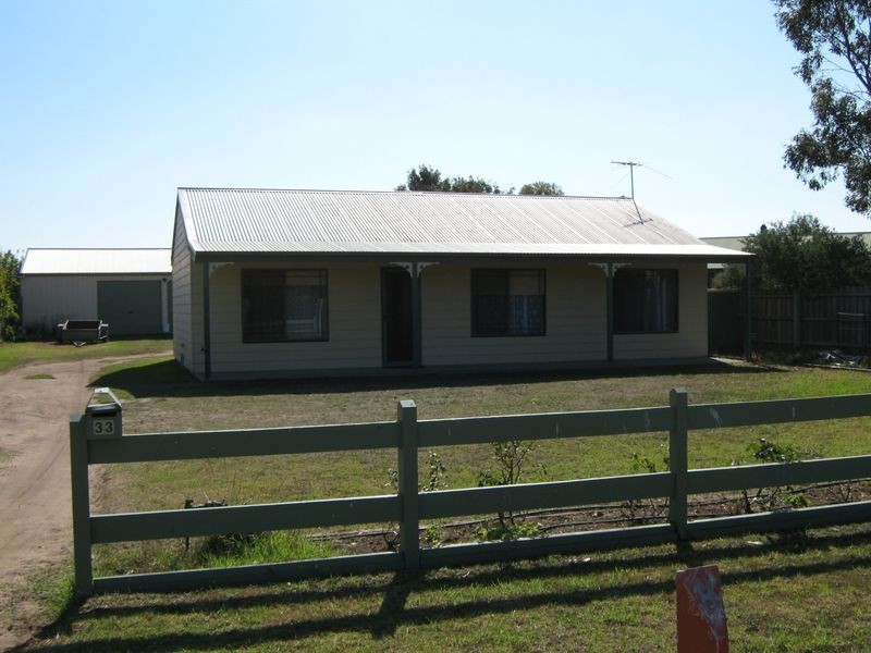 33 Niel Street, Stratford VIC 3862
