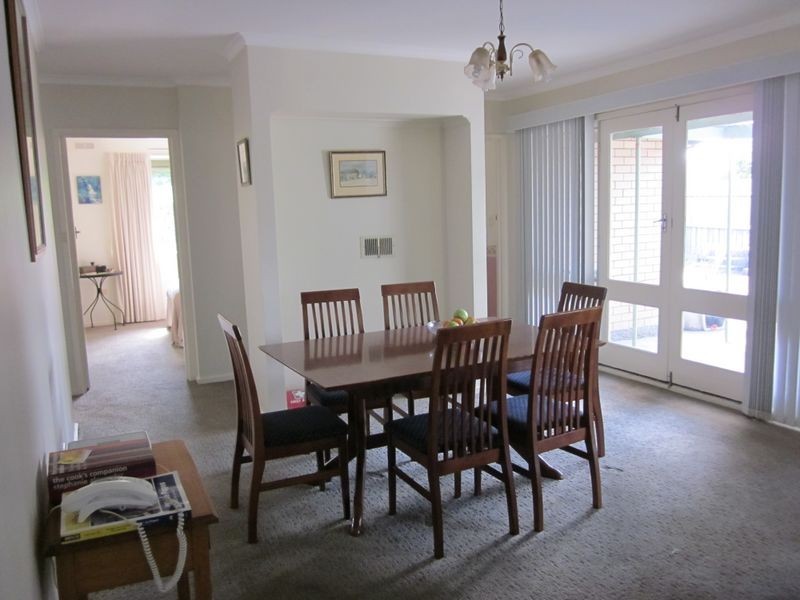 5 Helen Crescent, Sale VIC 3850