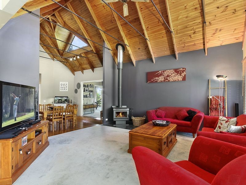 49B Hampton Court, Longford VIC 3851